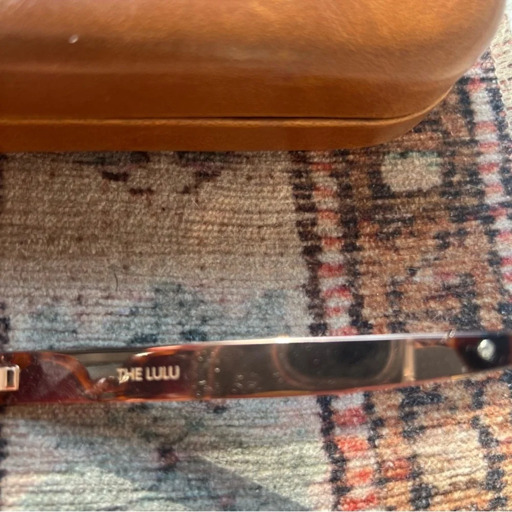 Komono LuLu Polarized Tortoise Shell Sunglasses with Case - Picture 4 of 7